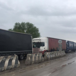 Чек ара кызматы: Казакстан беш-алты машинени бир сааттан текшерип жатат