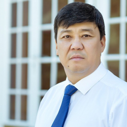 Бакыт Төрөбаев “Өнүгүү-Прогресс” фракциясынын лидери: “ЕАЭБке киргенден кийин базарларды карасаңар импорт басып кетти. Мындай көрүнүшкө жол бербейли!”