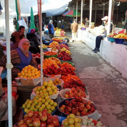 Бишкектин үч ири базарында иштегендердин бешөө ВИЧ болуп чыкты