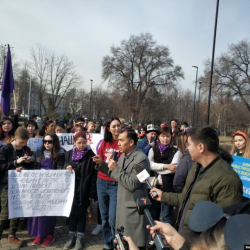 АУДИО - Равшан Жээнбеков менен Рита Карасартова гейлерге каршы митинг  өткөрөбү?