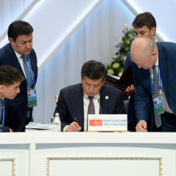 ФОТО - Жогорку Евразиялык экономикалык кеңештин мааракелик жыйынынын жыйынтыгы боюнча бир катар документтерге кол коюлду