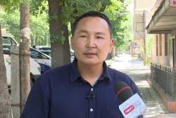 Айбек Мырза, жарандык активист: «Азыркы парламент «кул мүнөзгө» айланды»