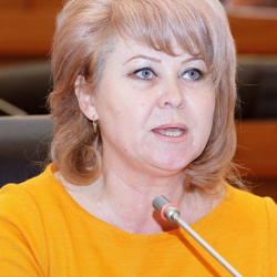 Карамушкина эл депутатбы же РФнын өкүлүбү?