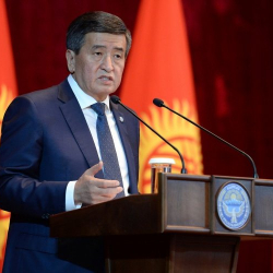    Президент Сооронбай Жээнбеков Баткен районунун жана Баткен шаарынын жашоочулары менен жолугушууда