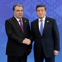 Сооронбай Жээнбеков менен Эмомали Рахмон жолугушту