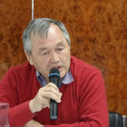 Сапар Аргынбаев: “Бийлик бечелдигин көрсөтпөй, Атамбаевди жоопко тартышы керек!”