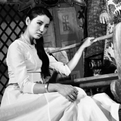 Дана Абдыбекова: “Сулуулуктун символу – Акмөөр"