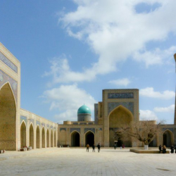 Өзбекстанга митинг. Үйү бузулгандарга компенсация төлөнөт