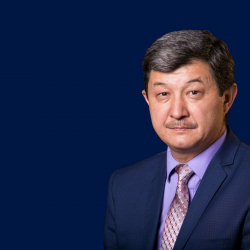 Табылды Акеров: “Атамбаев өзүнүн партиясын башкара албай, Путинге жардам сурап кайрылды”