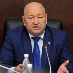 Сындан башы чыкпаган Жеңиш Разаковго элдин тагдырын тапшыруу өтө кооптуу