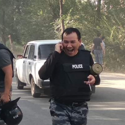 Айрым депутаттар кырдаал оор болуп жатса "эшек" минип Кашкар Жунушалиевди издеп жүрдү