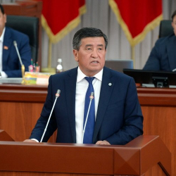  Президент Сооронбай Жээнбеков: Атамбаев тарабынан ок атуучу курал колдонулганына карабай, атайын күчтөр аягына чейин ок чыгарган жок