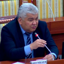 Орозбек Опумбаев: "Ниязбековду өлтүрүш үчүн атайын жүрөккө атышкан"
