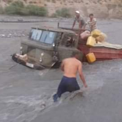 Лейлектин Көк-Таш айылынын тургундары көпүрө жоктугунан куурадык дешүүдө. Көпүрө курулары же курулбашы белгисиз