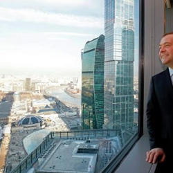 Россиянын министрлер кабинети бир мекемеге отурукташышы мүмкүн 