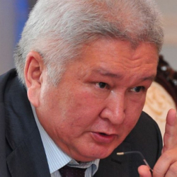 Феликс Кулов: “Атамбаев уулу жазган китепти окуган эмес окшойт”