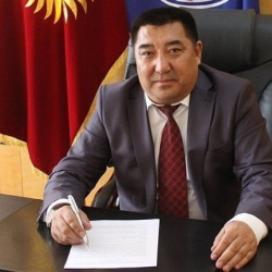 Нарын облусунун губернатору Аманбай Кайыпов кызматтан кетип ордуна Алымкуловдун көзү кызарып турабы? 
