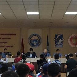 Начальник ГУВД г.Бишкек Канат Джумагазиев провел встречу с родственниками пострадавших