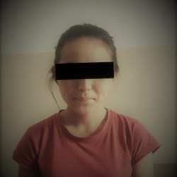 Оперативниками столичной милиции установлена и задержана подозреваемая в совершении хулиганства, разбившая стекло офиса «Оптима Банка»