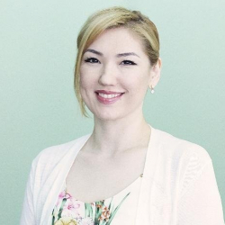 Көңдөй челекти элестеткен Ширин Айтматова