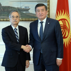 Президент Сооронбай Жээнбеков принял Посла Японии в Кыргызстане Ёсихиро Ямамура