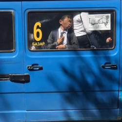 Сүрөт кайсы жакта тартылганы белгисиз. МАИчилер маршрутканы табыша элек