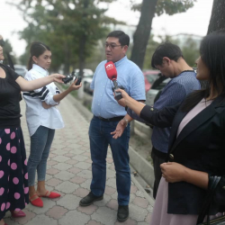 Мадумаровго нааразы журналисттер митингге чыгышты