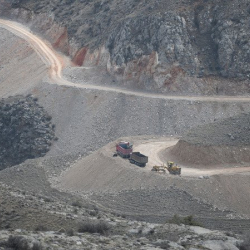 Баракелде! Баткендиктер эми коңшулар менен жол талашпай калышат экен 