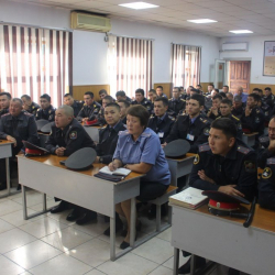 Кыргыз Республикасынын ИИМдин МАККББнын Ардагерлери жаш кызматкерлер менен жолугушуу өткөрдү