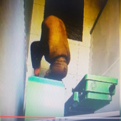 ВИДЕО - Банкоматты оңой ачам деген адам жарылуудан каза болду