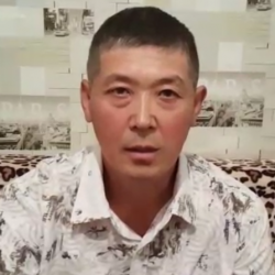 Памирлик кыргызга үй белек кылган жаран: “Ушул үйдө агарып-көгөрүшсүн”