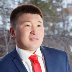 Ренат Самүдүнов: “КСДП” келечекте “Алга Кыргызстан” менен “Ак Жолдун” кейпин кийет