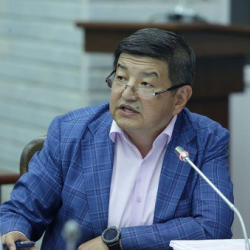 Акылбек Жапаров: “Кытайдын карызы жумшалган долбоорлордун баары акча алып келбей турган долбоор болуп, эффективдүүлүгү нөлгө барабар десем болот”