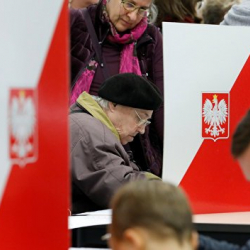 Польшада парламенттик шайлоо жүрүп жатат