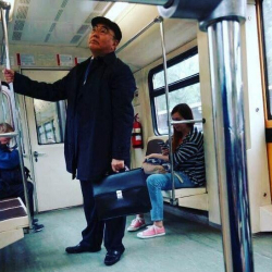 Аскар Акаев: “Жакын адамдардын саткынчылыгы жанды кейитет”