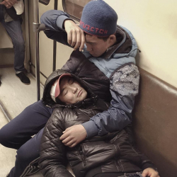 Орусияда кыргыз мигранттардын түйшүгү башкалардан жеңилби?