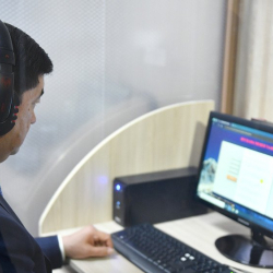 Премьер-министр мамлекеттик тилди канчалык билет?