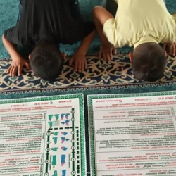 Айнура Нурлан кызы: Намаз окууну үйрѳтүүчү жайнамазды ойлоп таптык