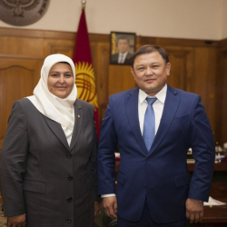  Дастанбек Жумабеков Түркиянын депутаты Хабибе Очал менен жолугушту