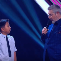 ВИДЕО - Бишкектик 12 жашар “калькулятор бала” орустардын студенттерин уят кылып, калыстарды жана көрүүчүлөрдү таң калтырды