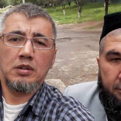 Муфтиятты сындаган эки блогер соттолду