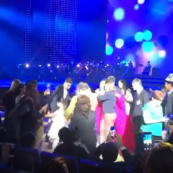 ВИДЕО - Самара Каримованын концертинде кыргыздар «эрежени» бузду