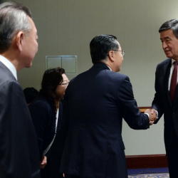 Жээнбеков «Ротобо» япон бизнес-ассоциациясынын жетекчилиги менен инвестициялык кызматташтыктын келечегин талкуулады