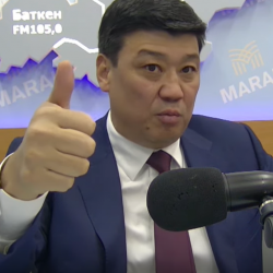 Бакыт Төрөбаев: “Мен кайра-кайра депутат болуп келе бергенден уялбайм!”