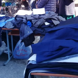 АУДИО - Ак-Сууда мектеп жашындагы 300гө жакын ата-энеси жок балдарга кийим-кече таратылды