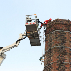 Түтүн чыгуучу түтүккө тыгылып калган киши каза болду