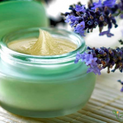 Пайдалуу кеңеш: Жашартуучу кремдин курамы 