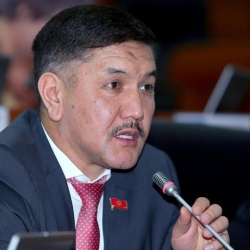 Төрөбай Зулпукаров, ЖК депутаты: "Өз ата-эне менен чоң ата-эненин тарбиясы эки башка болот"