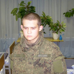 “Ошол күнү мени зордукташмак”. Бирге кызмат өтөгөндөрдү аткан жоокер агынан жарылды