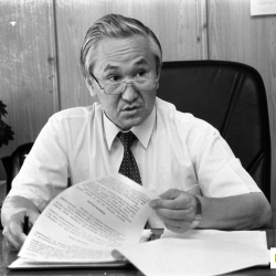 Медетбек Керимкулов деген "ишкер мэр" кайда?